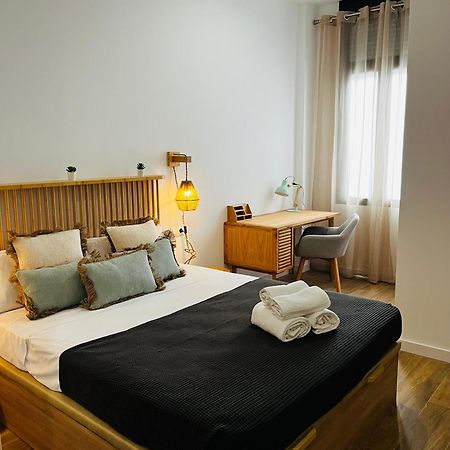 Travel Habitat Mediterranean Suites Валенсия Екстериор снимка