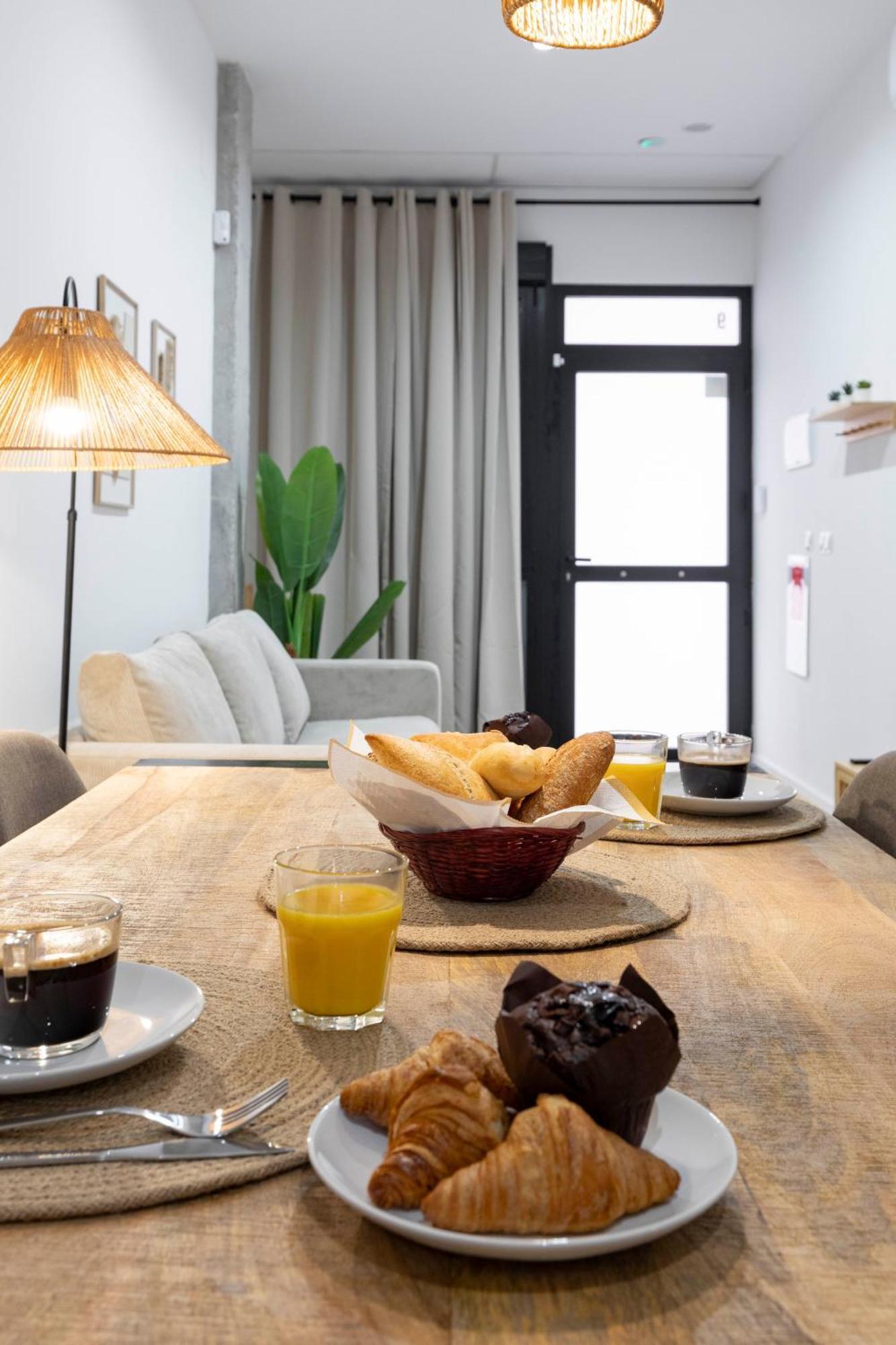 Travel Habitat Mediterranean Suites Валенсия Екстериор снимка