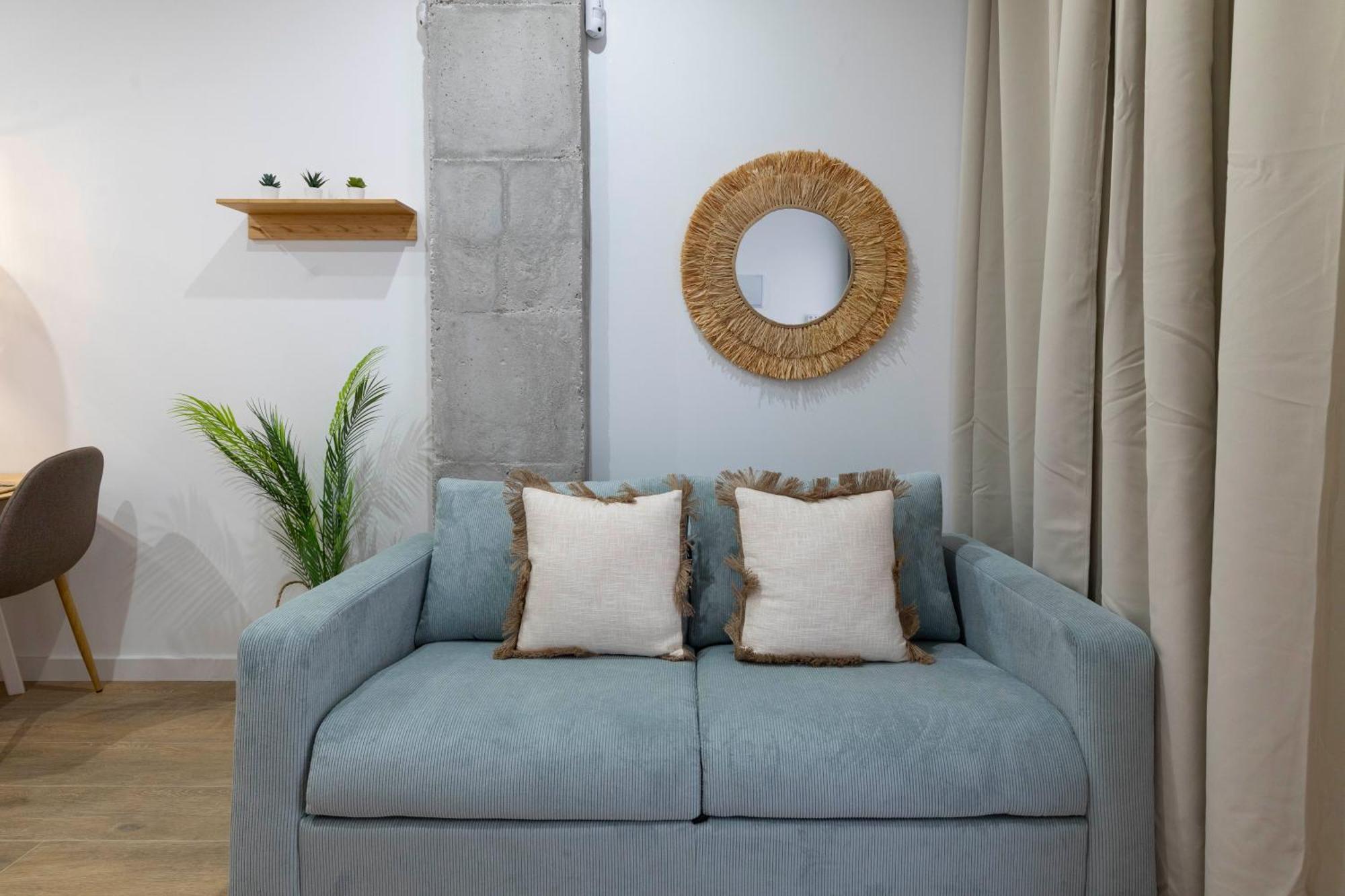 Travel Habitat Mediterranean Suites Валенсия Екстериор снимка