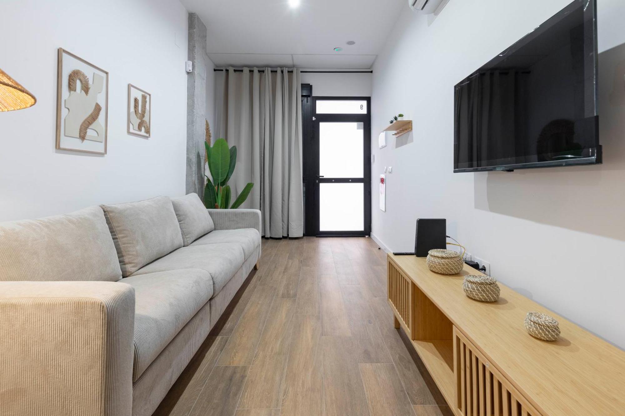 Travel Habitat Mediterranean Suites Валенсия Екстериор снимка