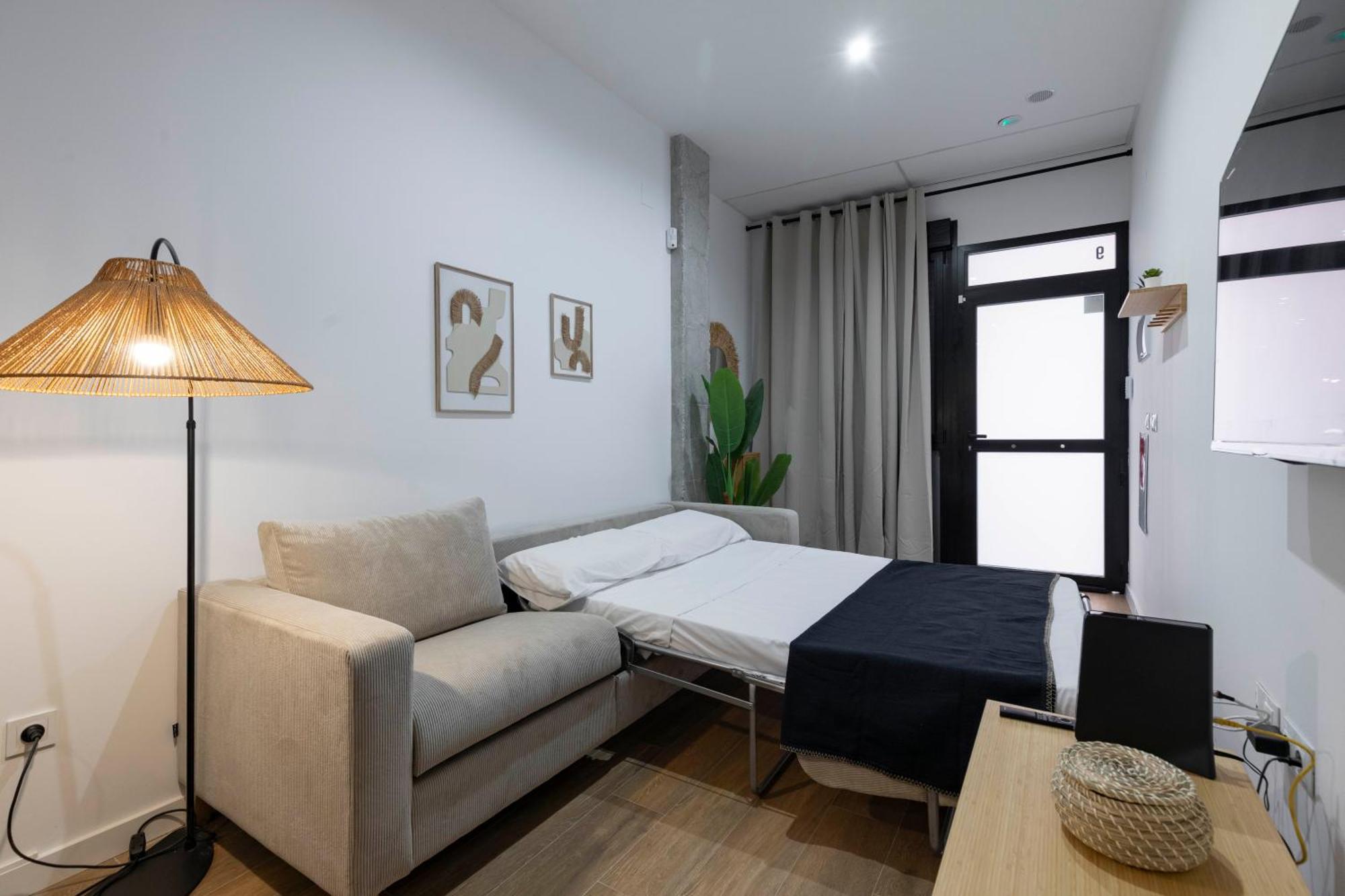 Travel Habitat Mediterranean Suites Валенсия Екстериор снимка
