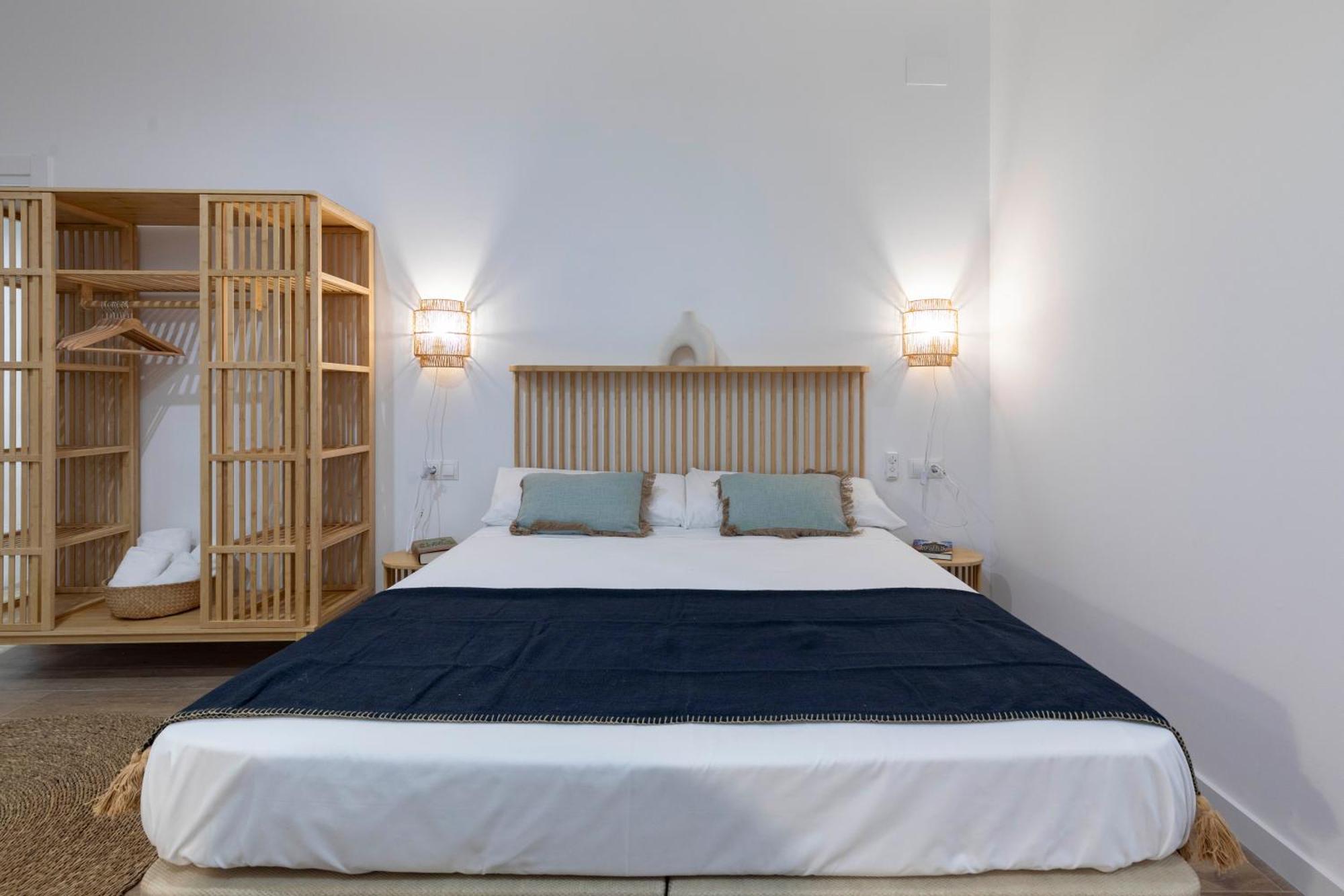 Travel Habitat Mediterranean Suites Валенсия Екстериор снимка