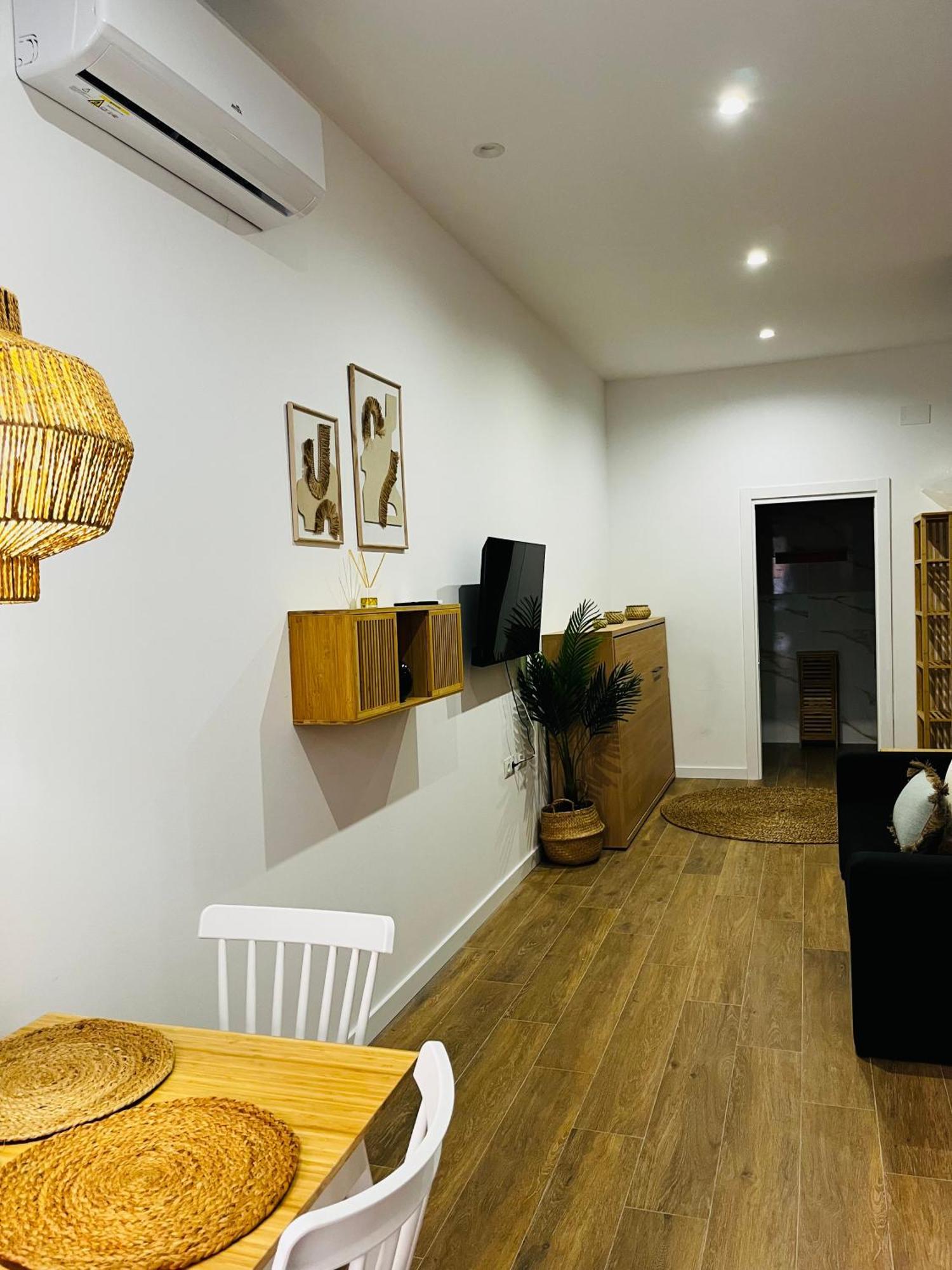 Travel Habitat Mediterranean Suites Валенсия Екстериор снимка