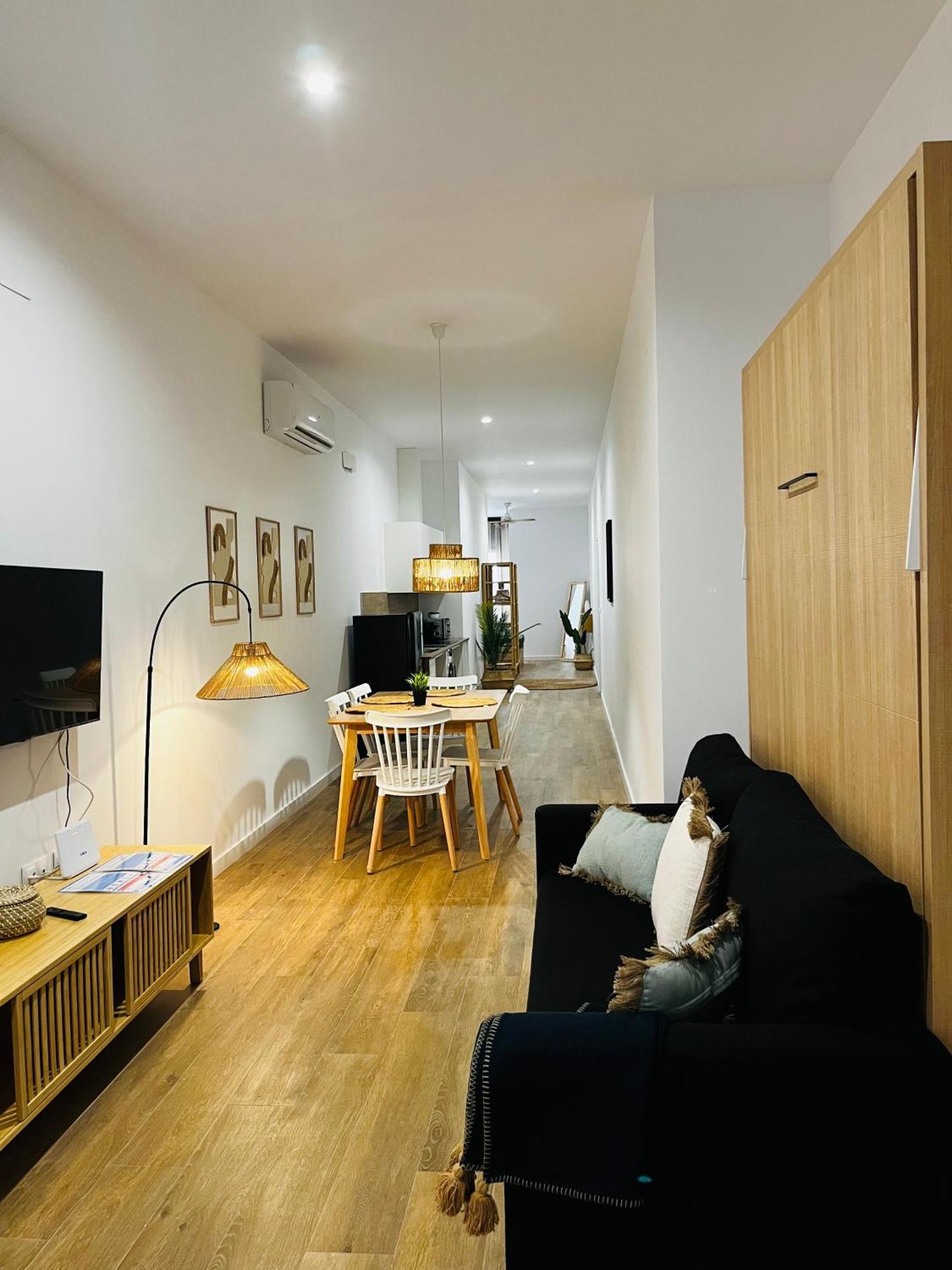 Travel Habitat Mediterranean Suites Валенсия Екстериор снимка