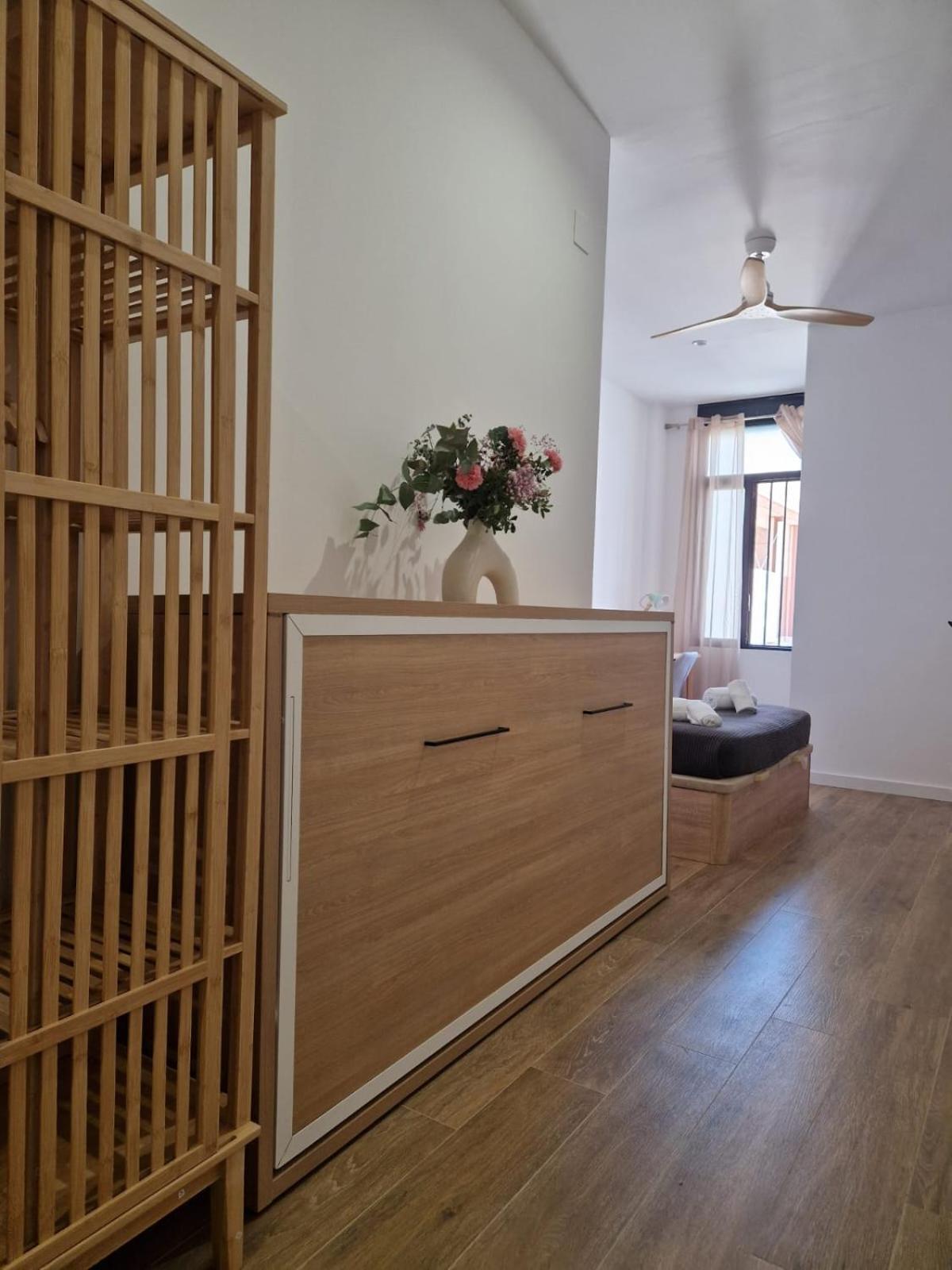 Travel Habitat Mediterranean Suites Валенсия Стая снимка
