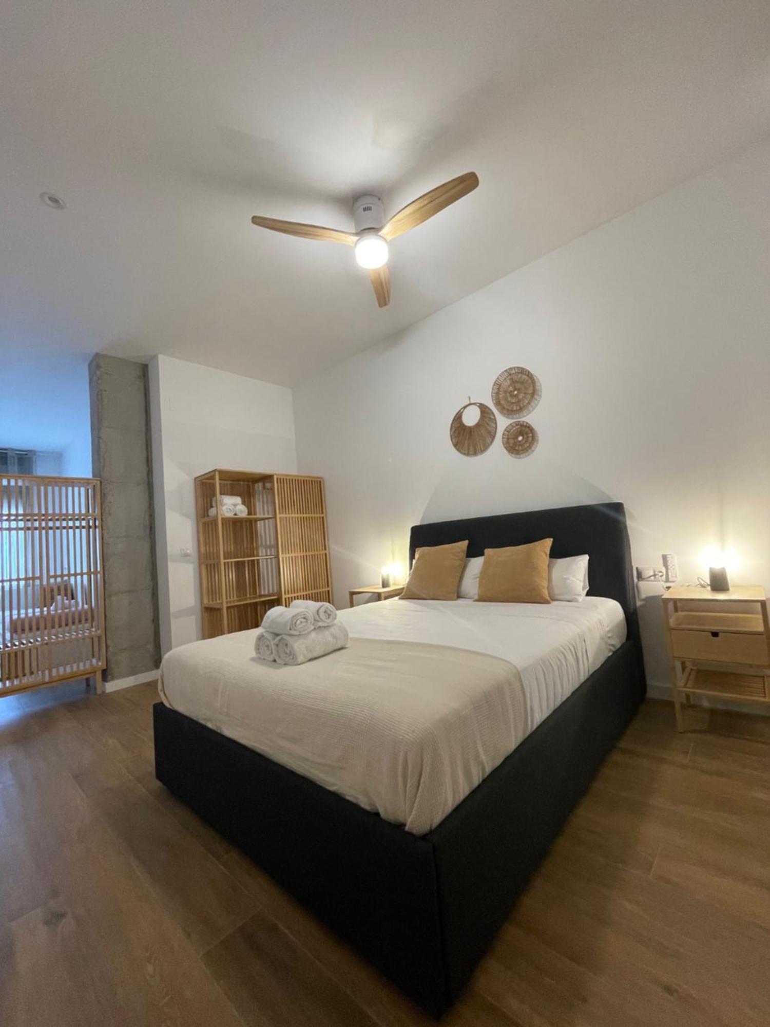 Travel Habitat Mediterranean Suites Валенсия Екстериор снимка